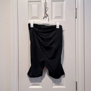 Maternity biker shorts